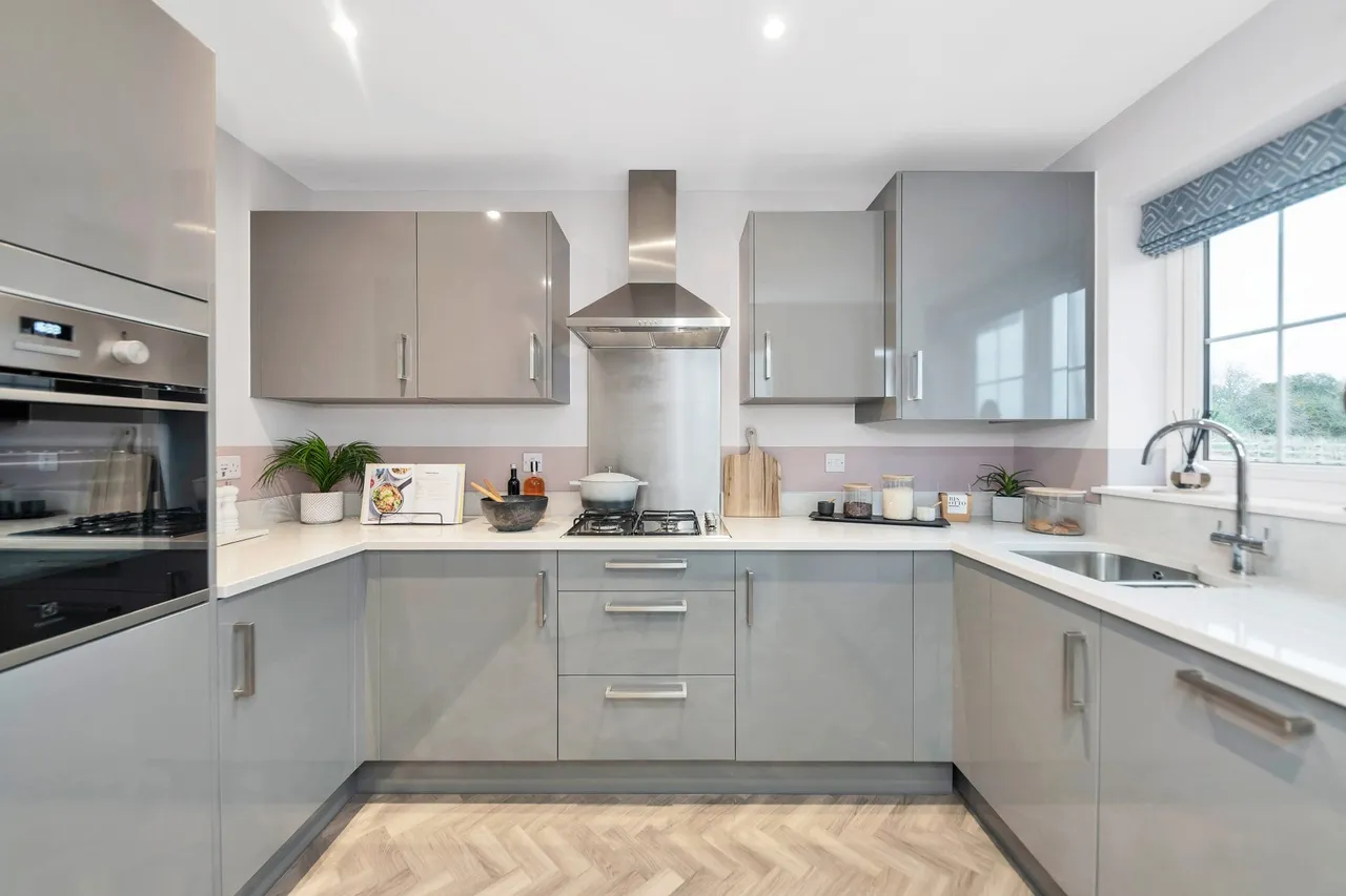 Off Calverton Lane, Milton Keynes, MK8, photo 2