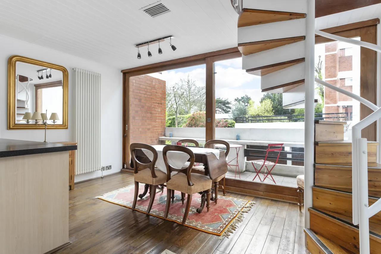 Southwood Lawn Road, London, N6, photo 9