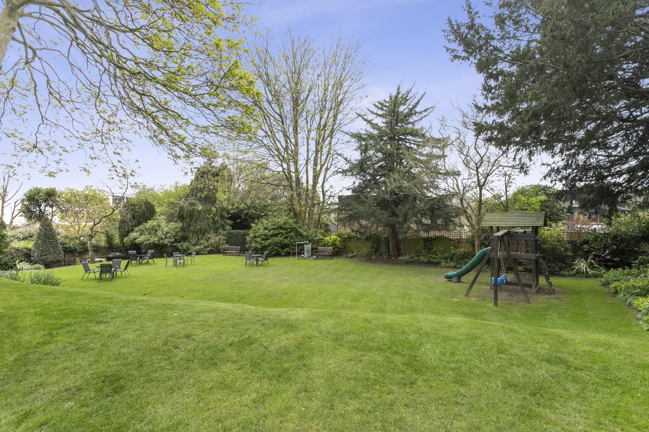 Southwood Lawn Road, London, N6, photo 6