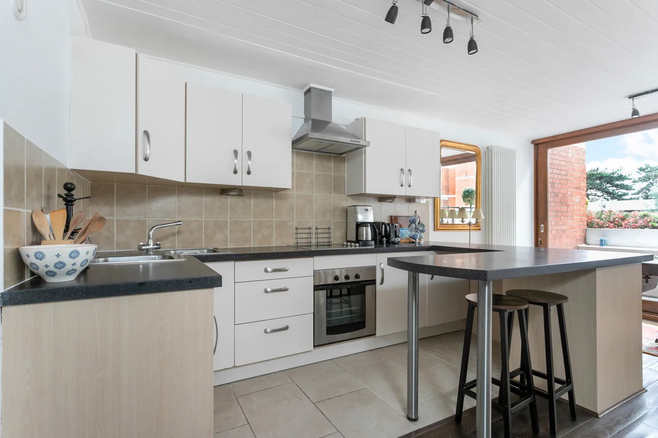 Southwood Lawn Road, London, N6, photo 15