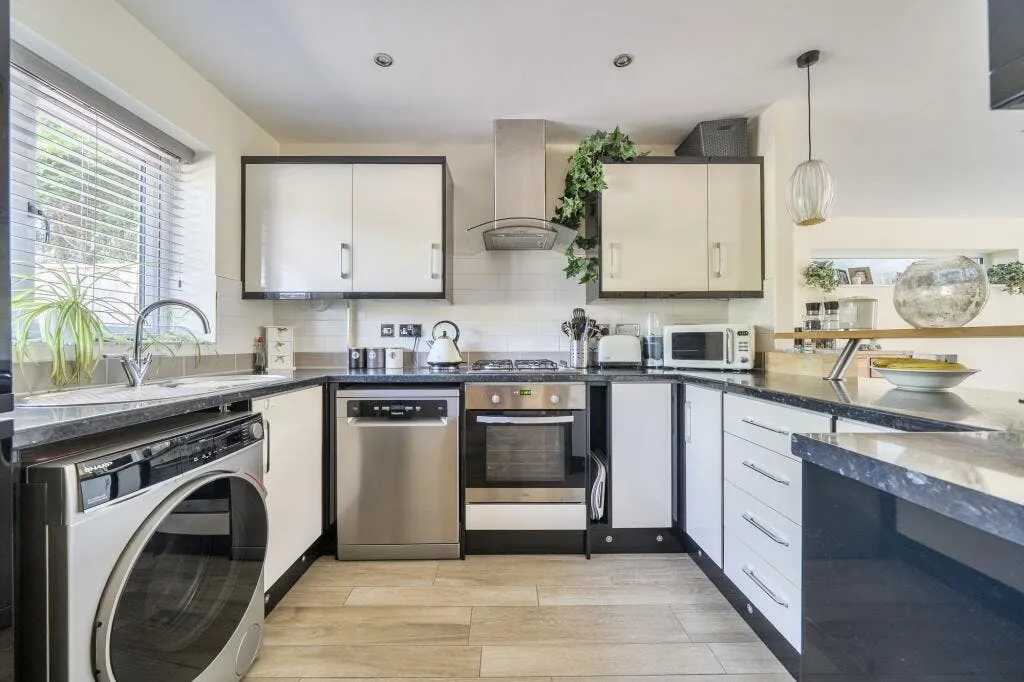 Manning Avenue, Christchurch, BH23, photo 2