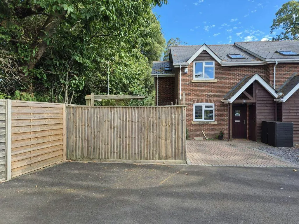 3 bed house for sale — Manning Avenue, Christchurch, BH23