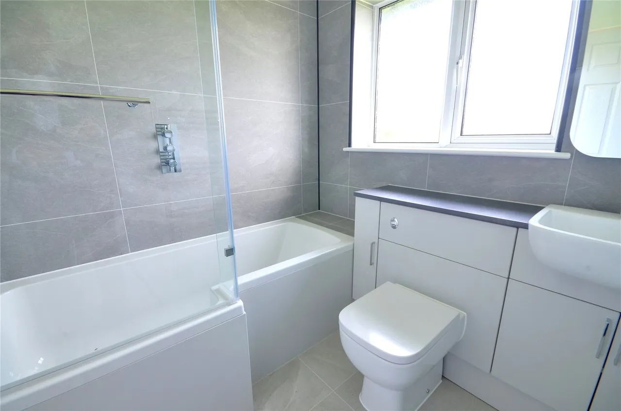 Kinnibrugh Drive, Dormansland, RH7, photo 9