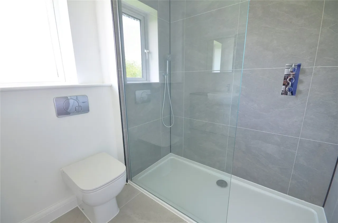 Kinnibrugh Drive, Dormansland, RH7, photo 10