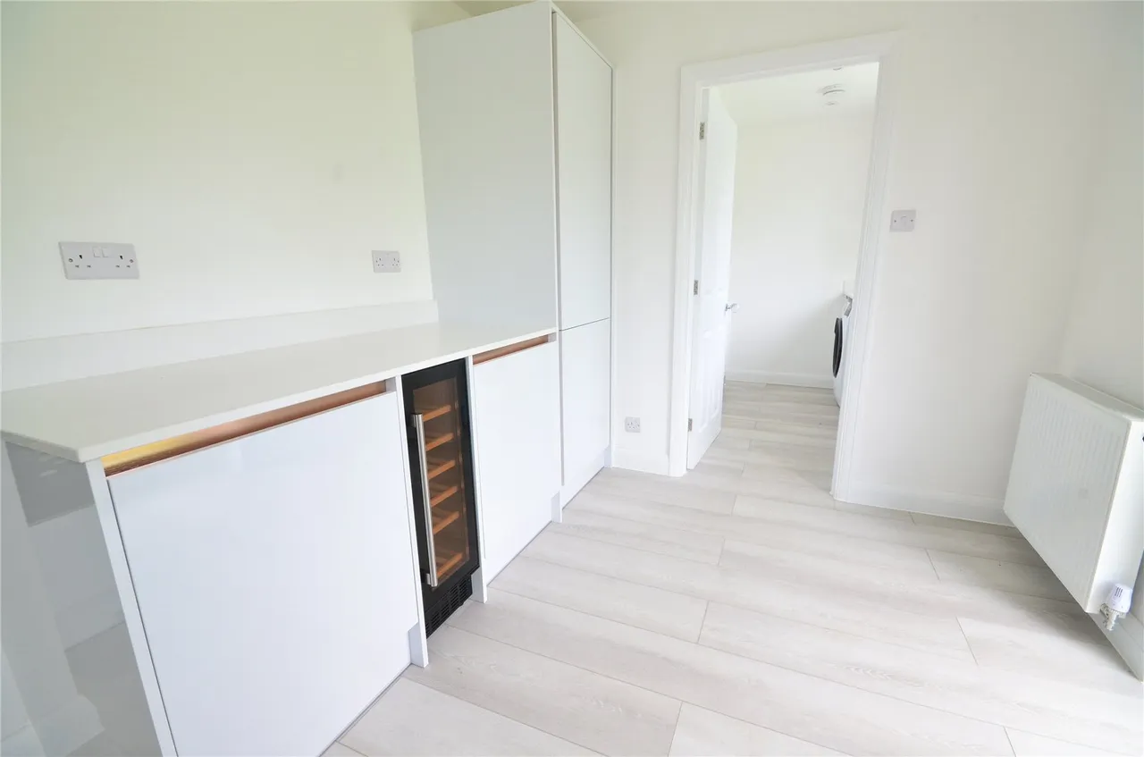 Kinnibrugh Drive, Dormansland, RH7, photo 17