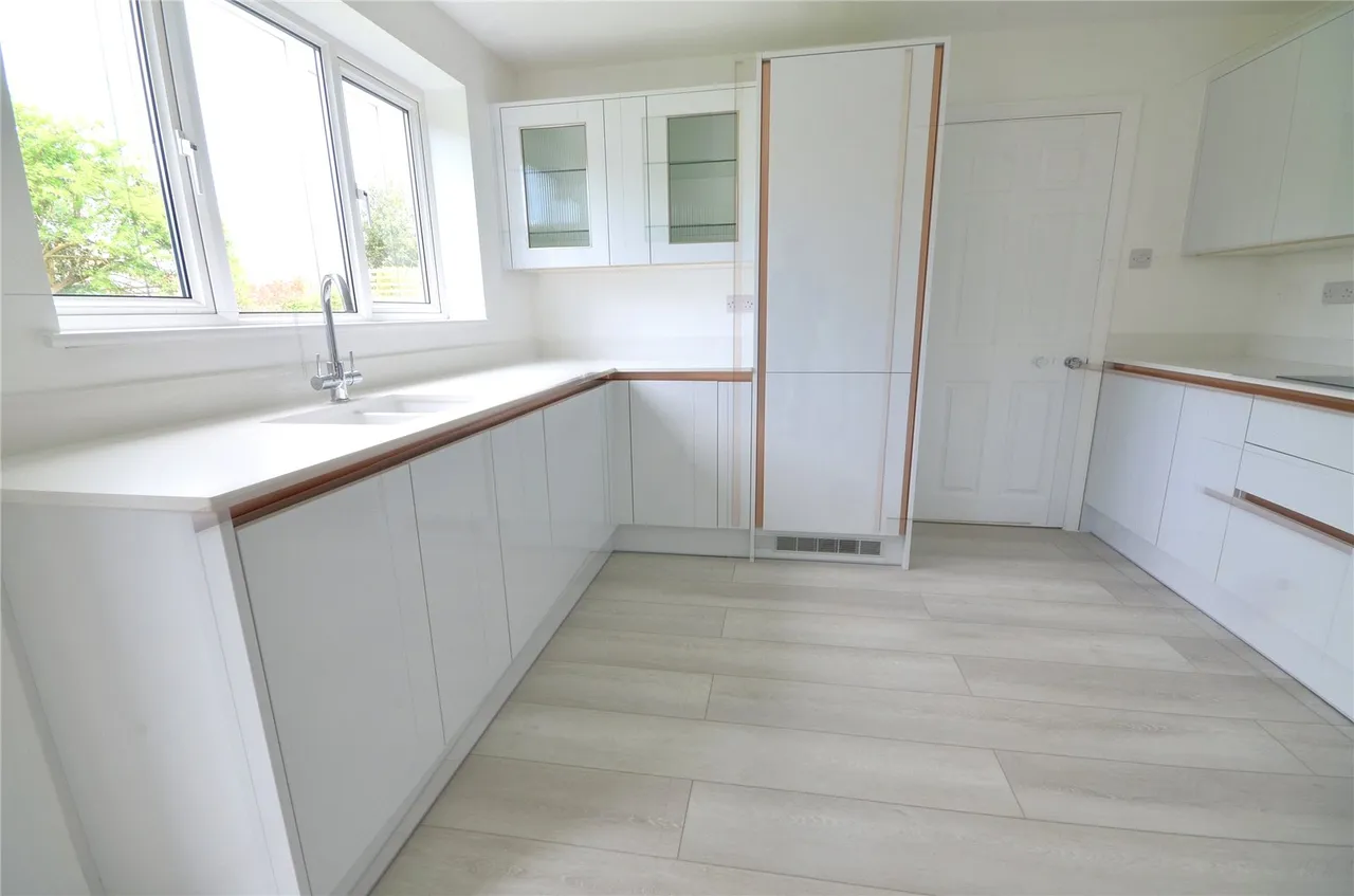 Kinnibrugh Drive, Dormansland, RH7, photo 3