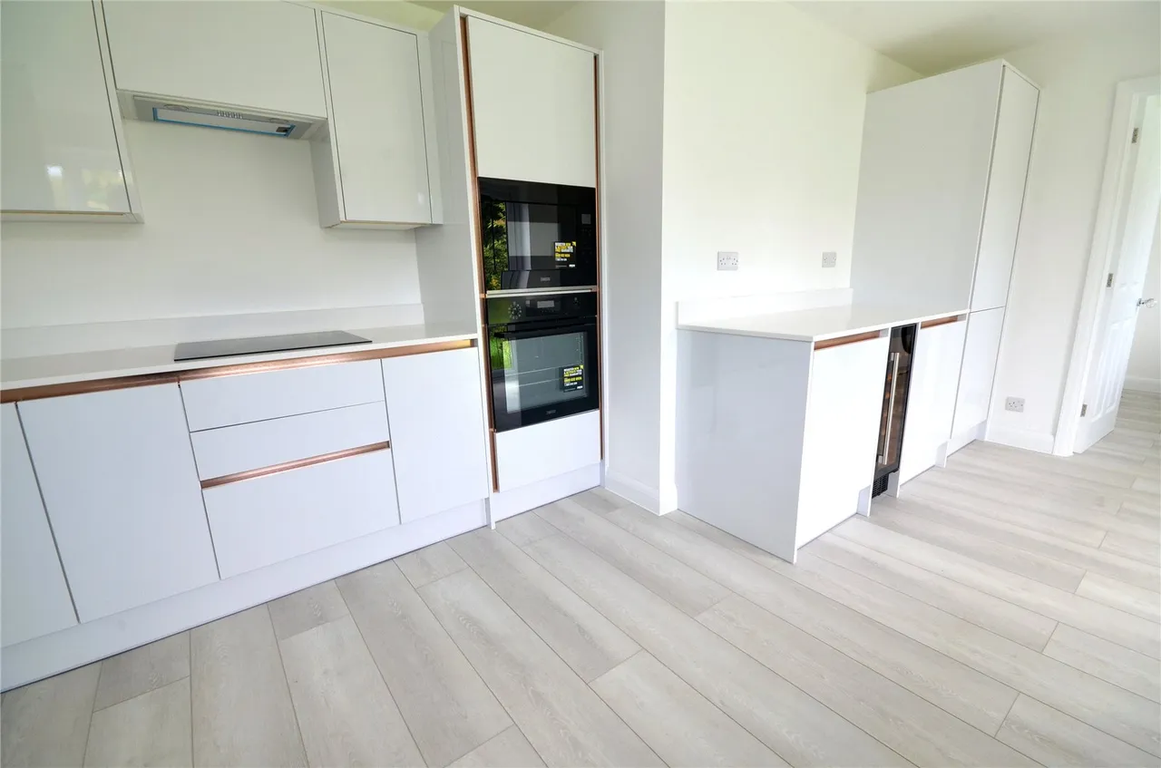 Kinnibrugh Drive, Dormansland, RH7, photo 2