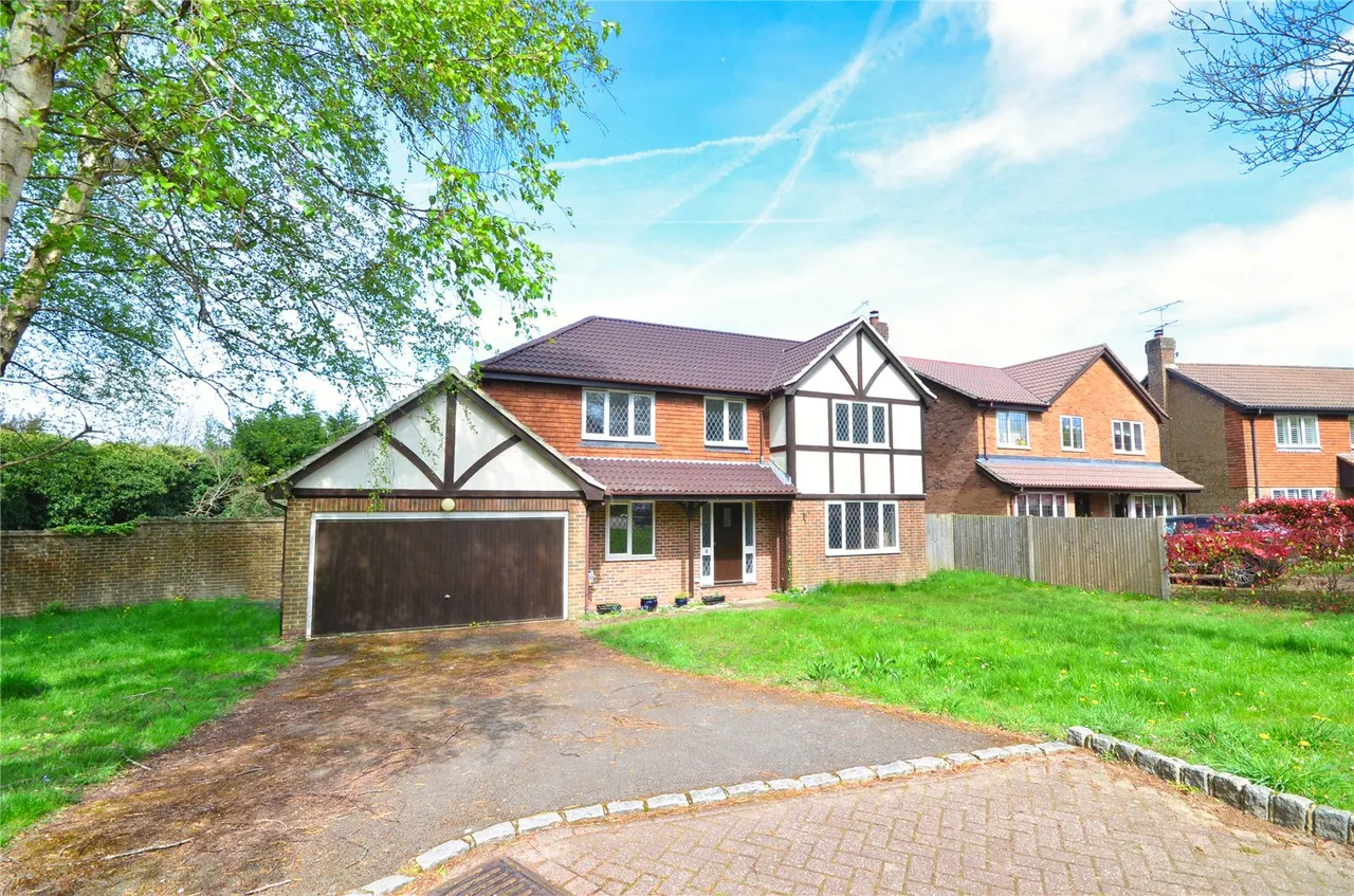 5 bed house for sale, Kinnibrugh Drive, Dormansland, RH7
