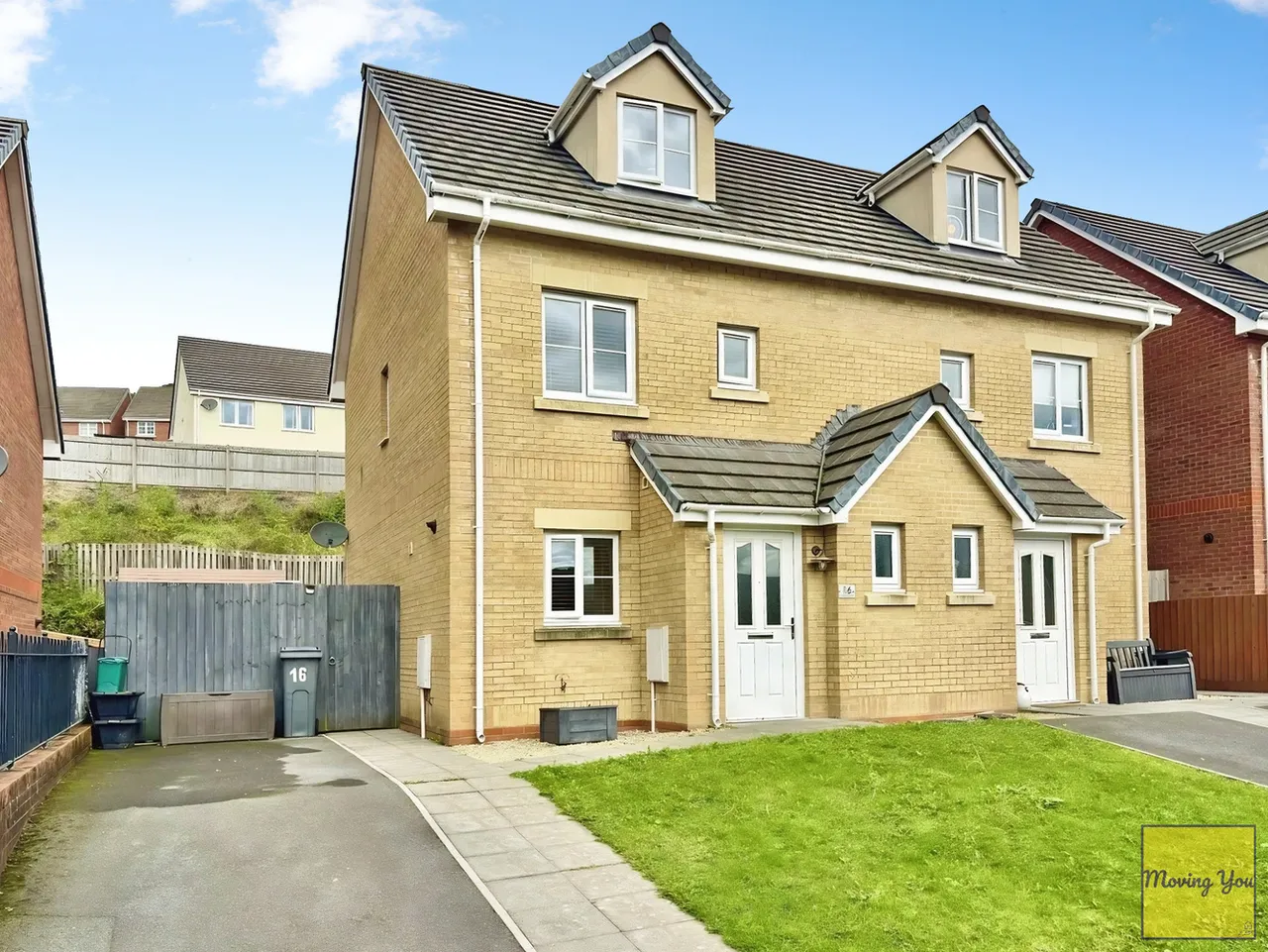 3 bed house for sale — Clos Y Cwm, Pontardawe, SA8 4JZ
