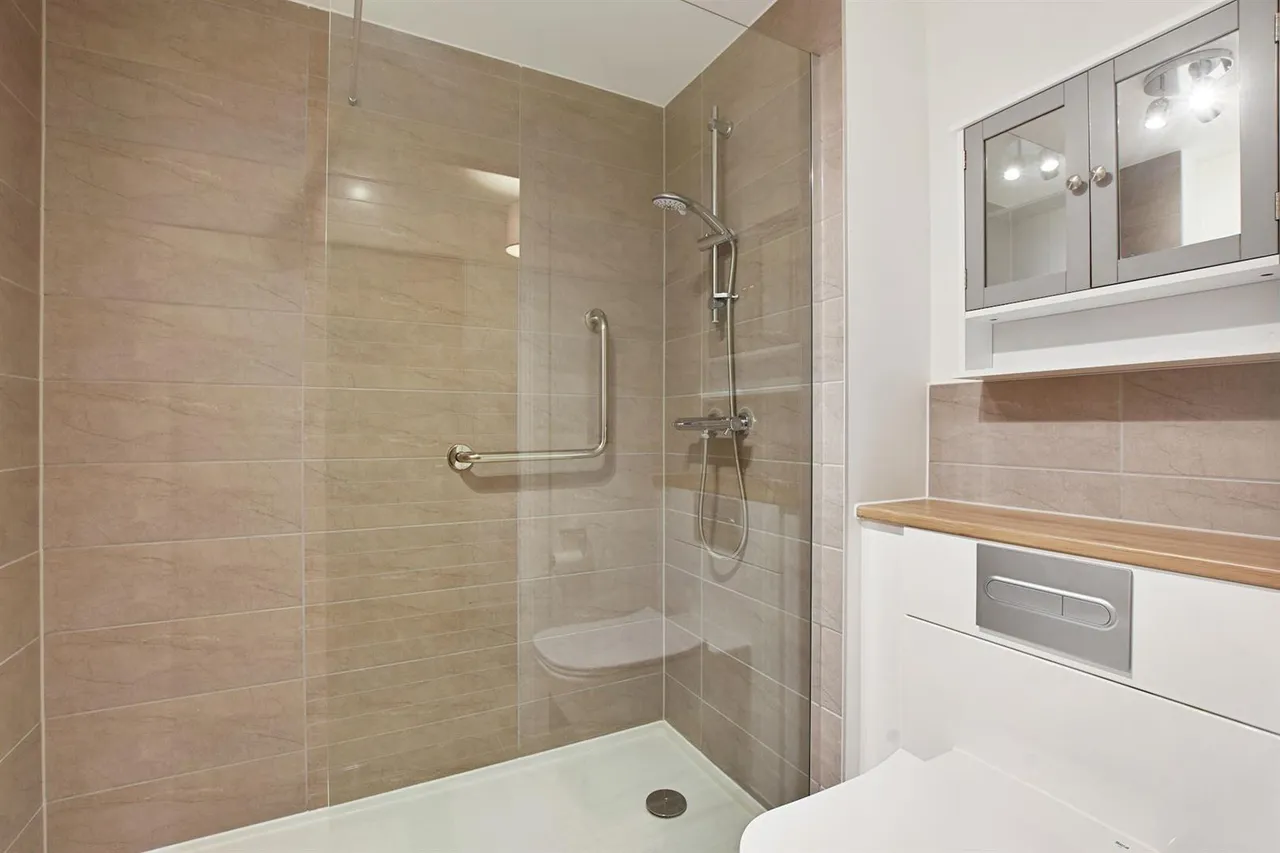 Sewardstone Road, Waltham Abbey, EN9, photo 7