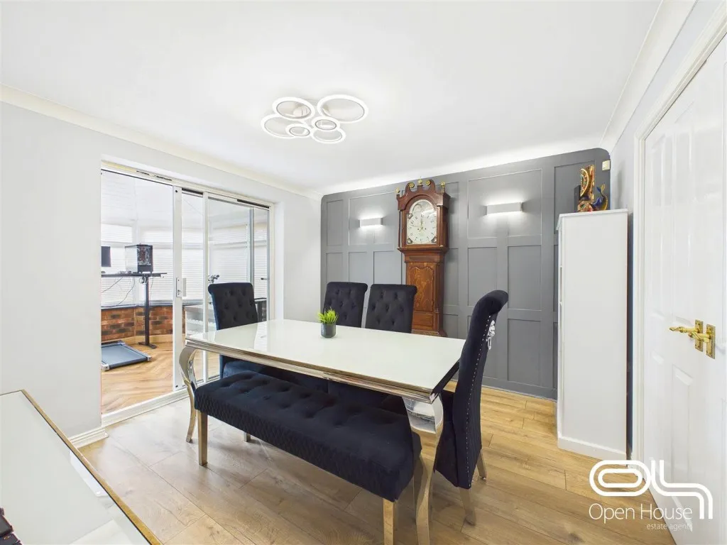 Brisbane Way, Cannock, WS12, photo 11