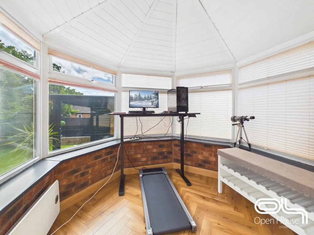 Brisbane Way, Cannock, WS12, photo 13