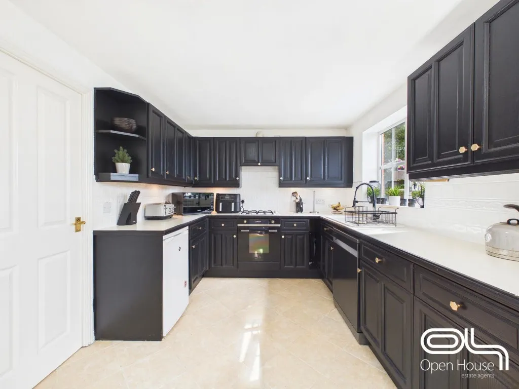 Brisbane Way, Cannock, WS12, photo 10