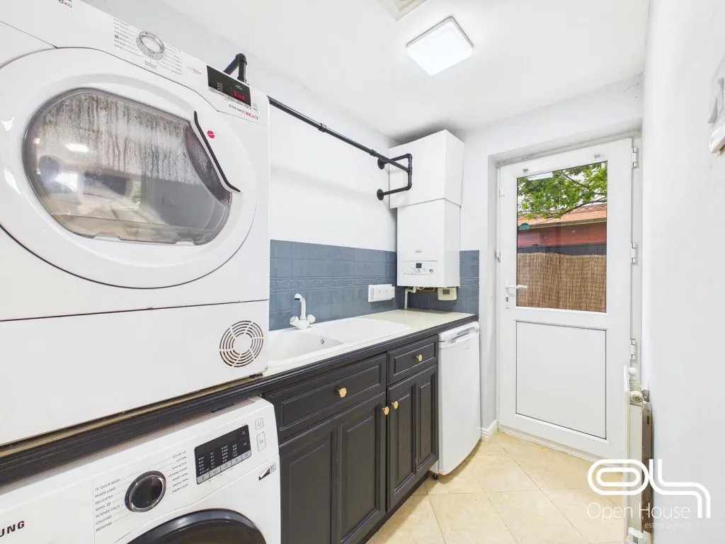 Brisbane Way, Cannock, WS12, photo 16