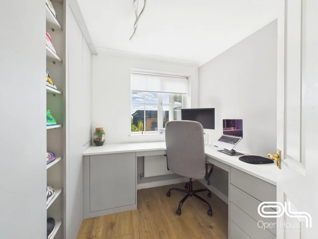 Brisbane Way, Cannock, WS12, photo 14