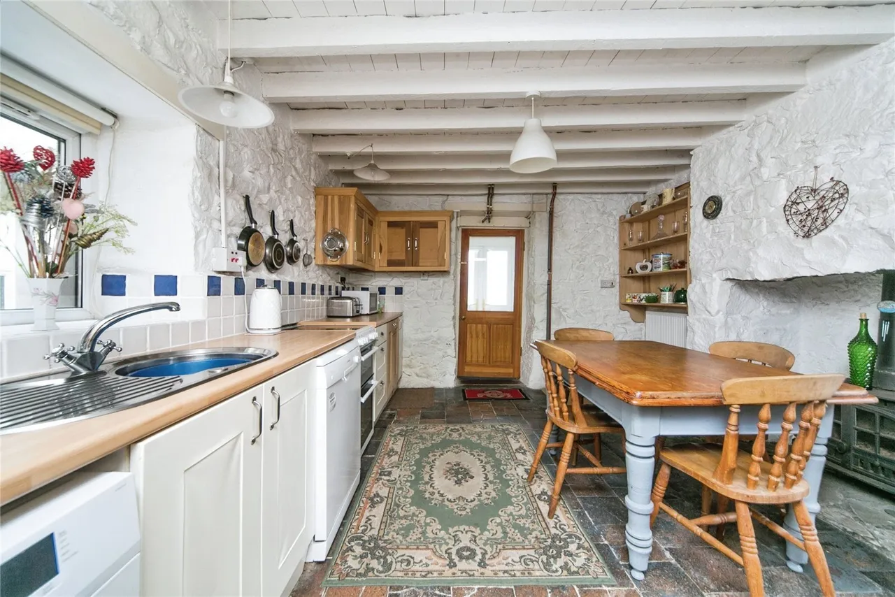 Eifl Road, Trefor, LL54, photo 3