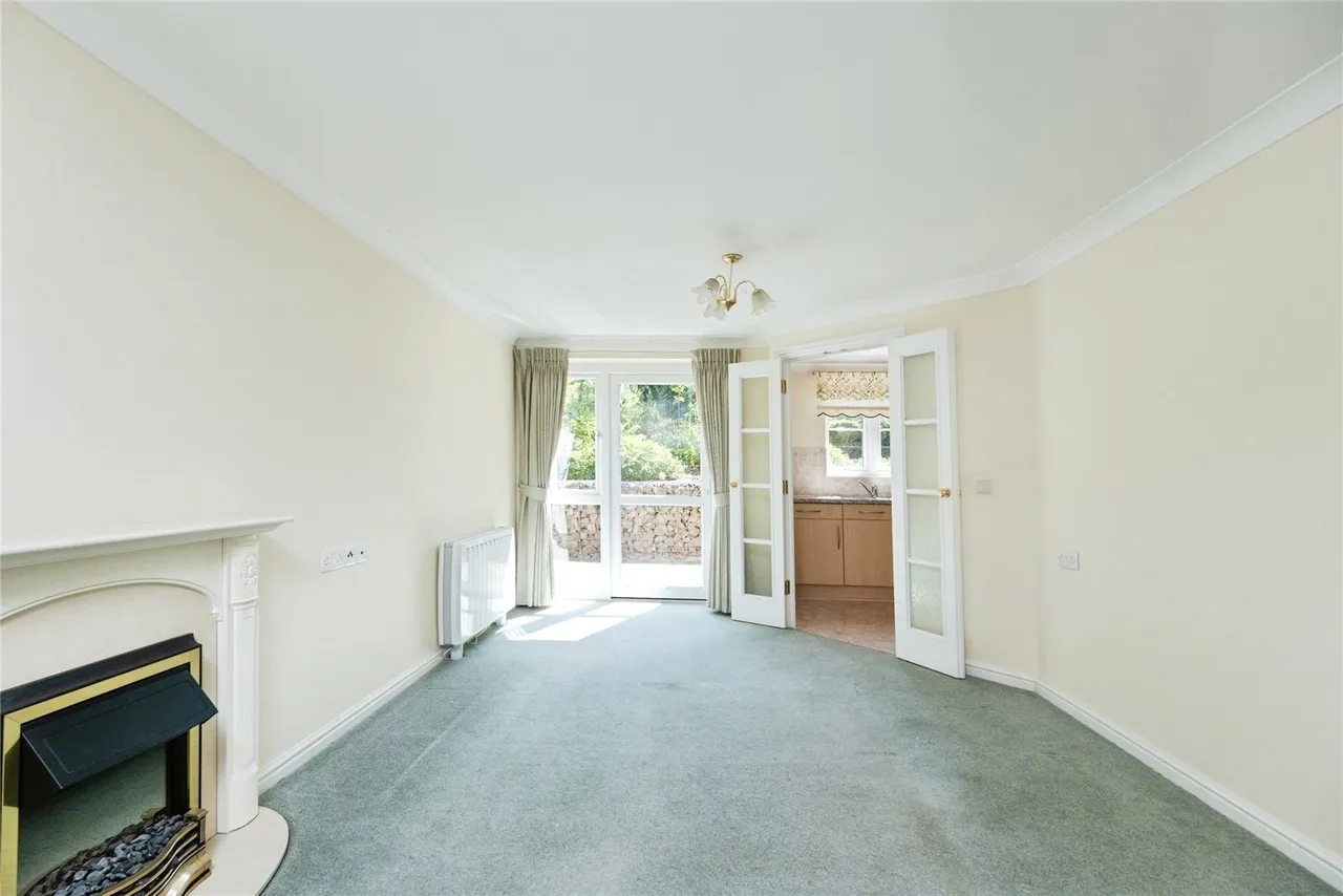 Eden Court, Bletchley, Milton Keynes, Buckinghamshire, MK2, photo 2