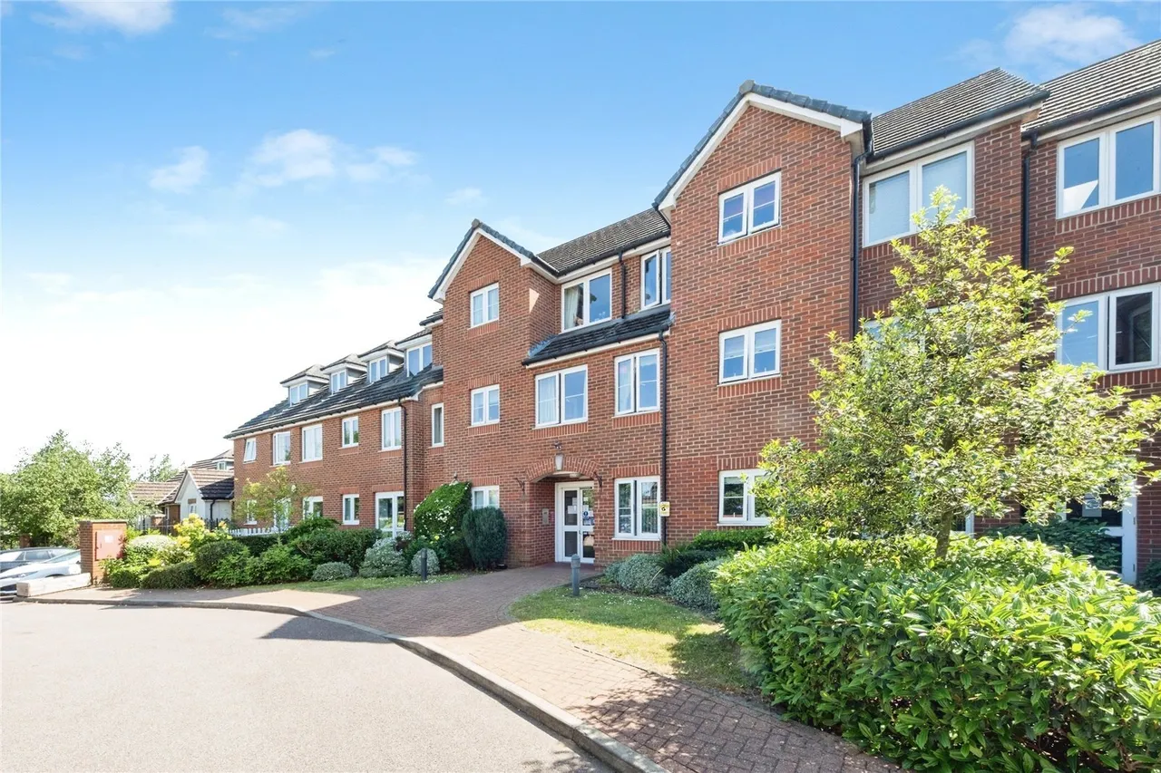 Eden Court, Bletchley, Milton Keynes, Buckinghamshire, MK2, photo 11