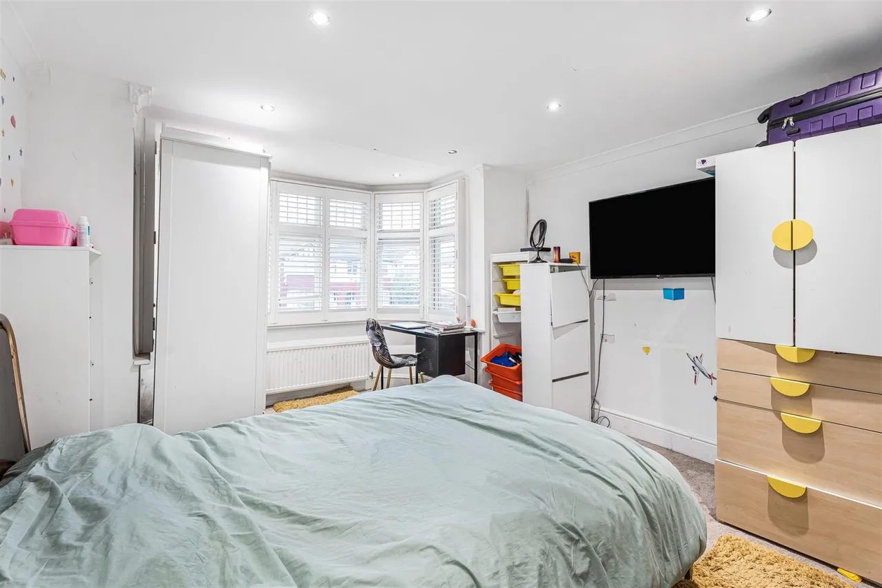 Bury Street, Edmonton, N9, photo 11