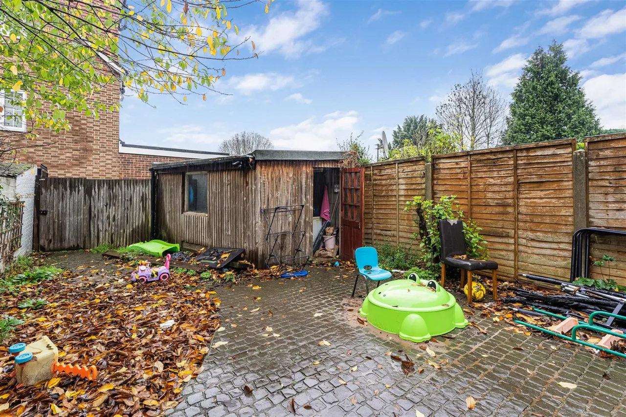 Bury Street, Edmonton, N9, photo 13