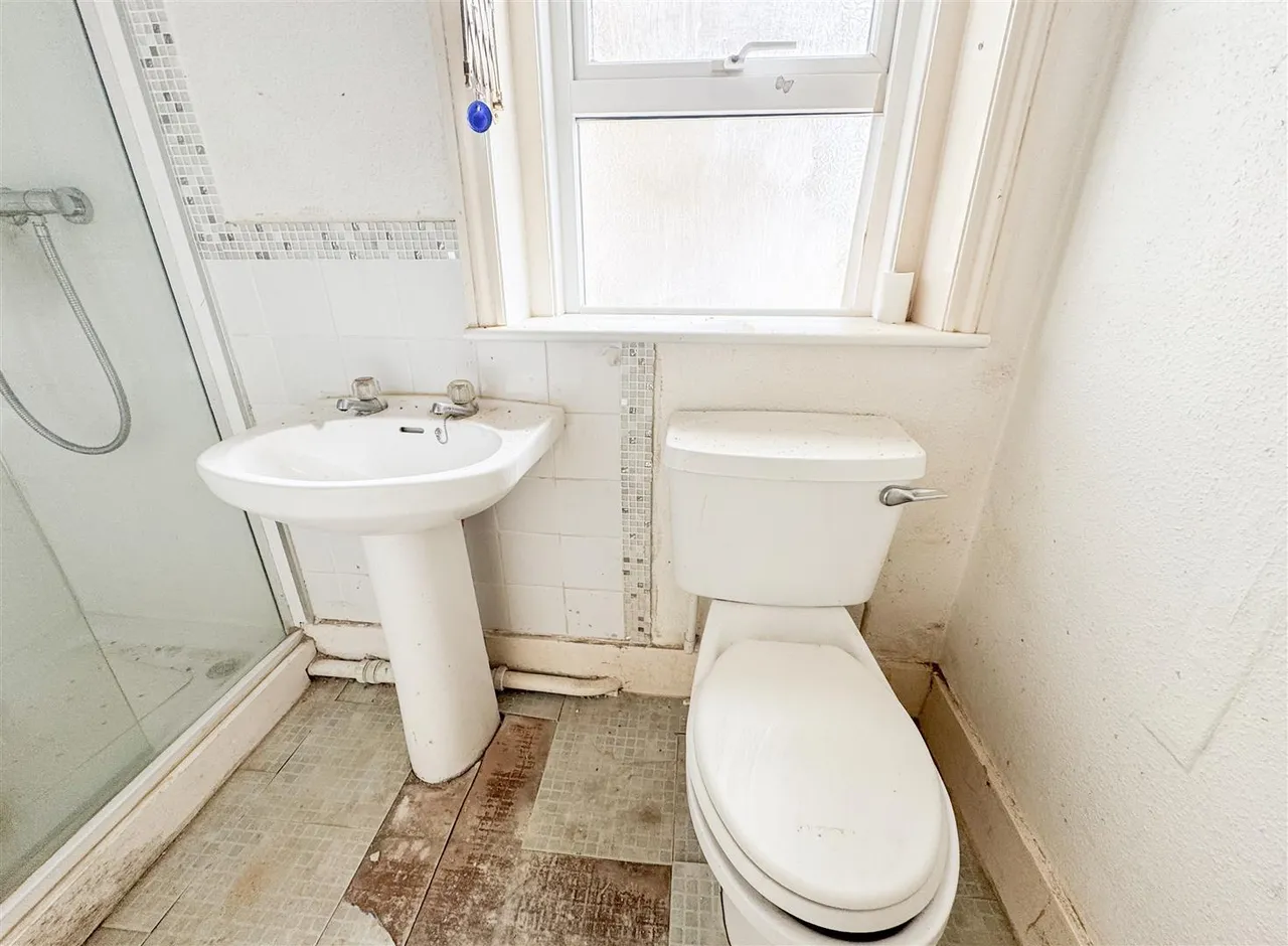 West Parade, Bexhill-On-Sea, TN39 3HS, photo 5