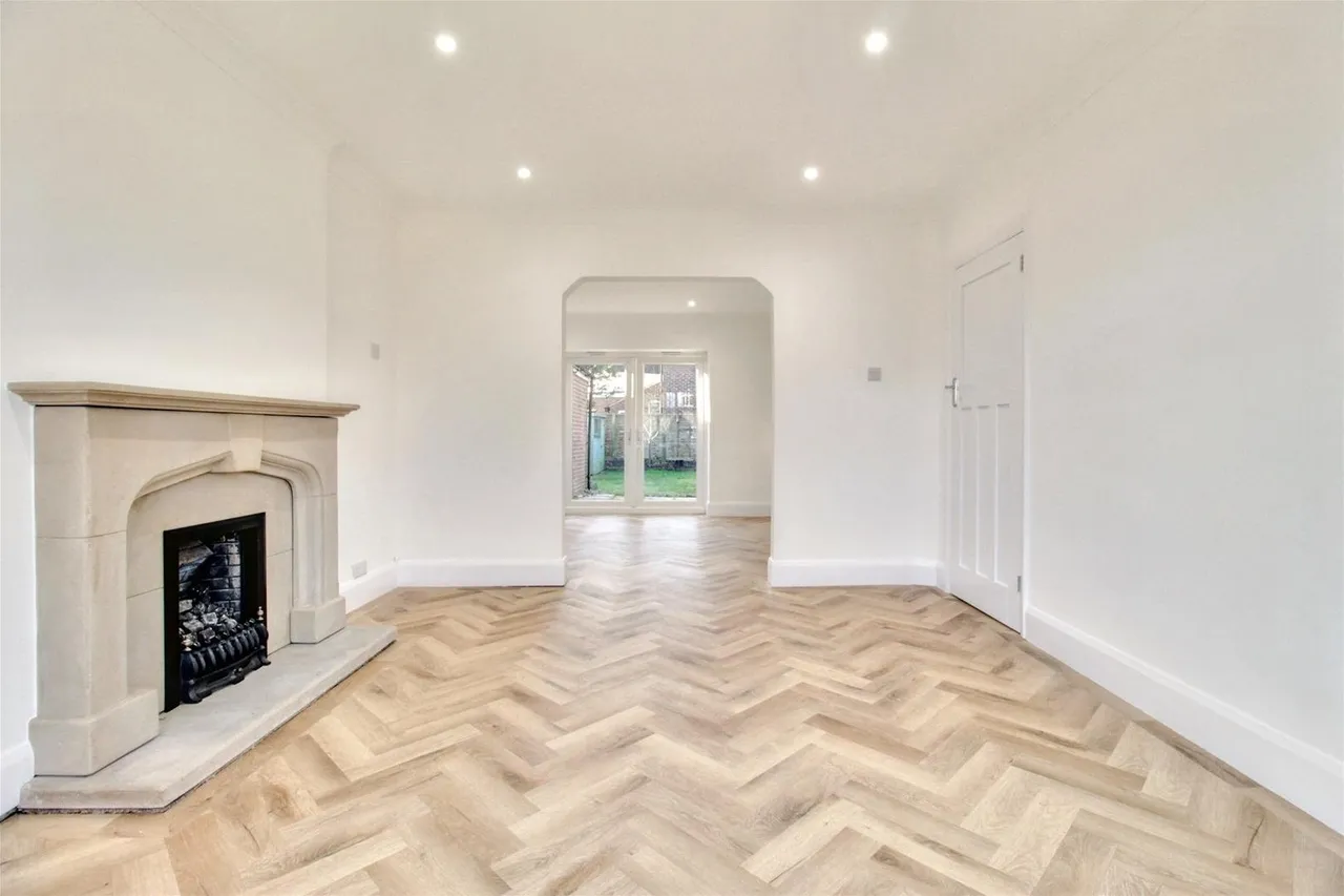 Offington Avenue, Worthing, photo 3