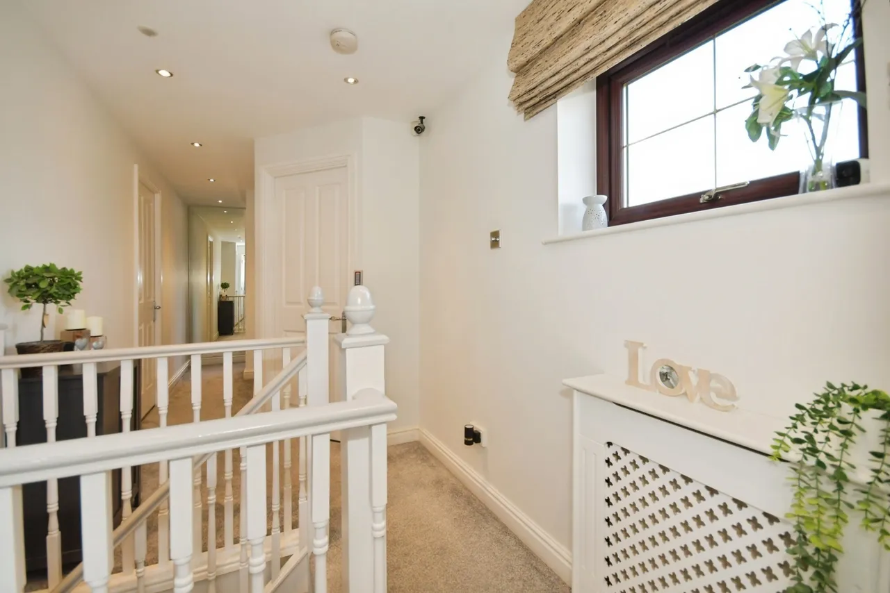 Blue Bell Close, Derbyshire, S43, photo 18