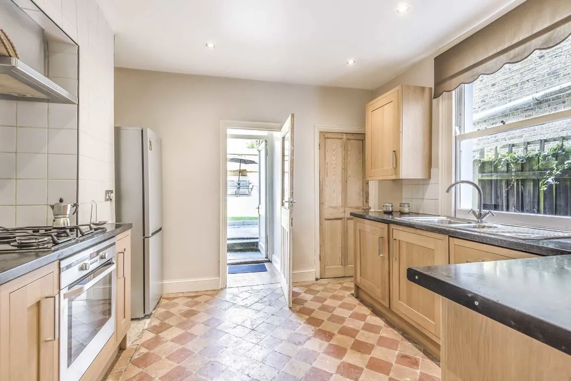 Edencourt Road, SW16, photo 3