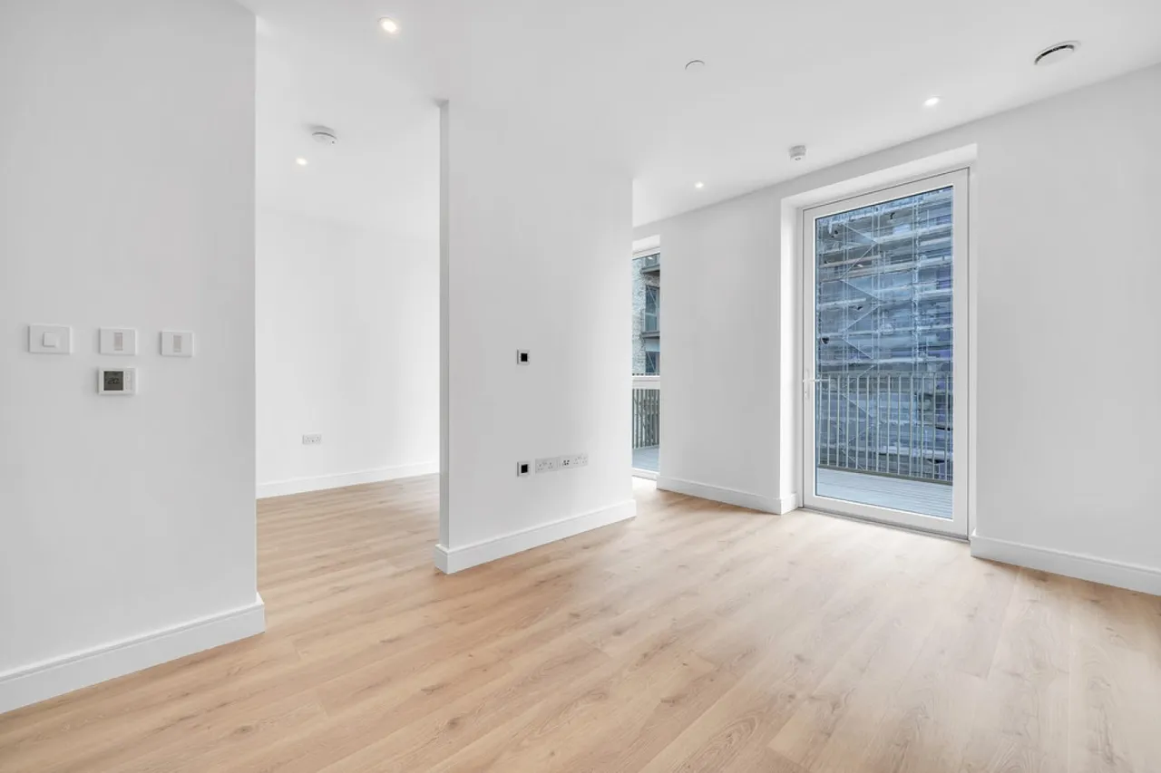 Beresford Avenue, Grand Union, photo 5