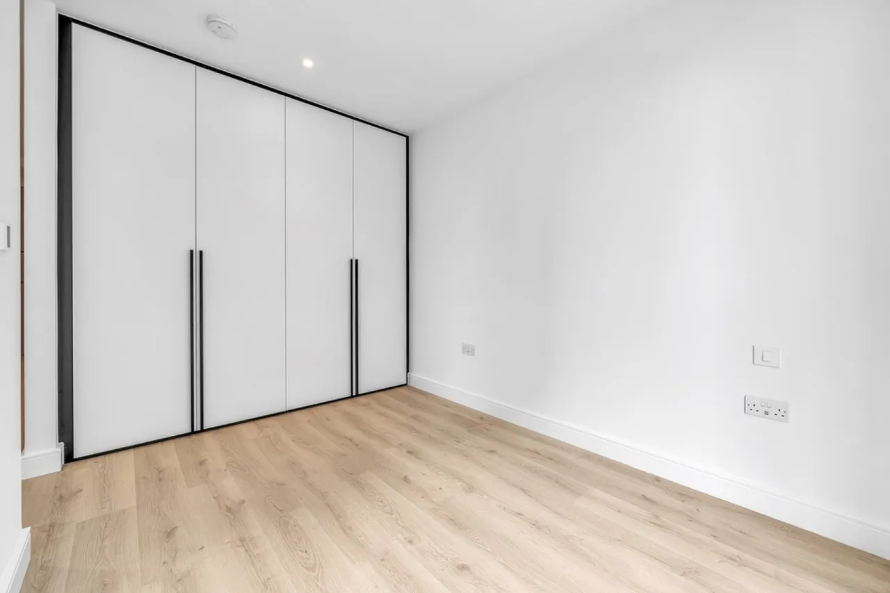 Beresford Avenue, Grand Union, photo 2