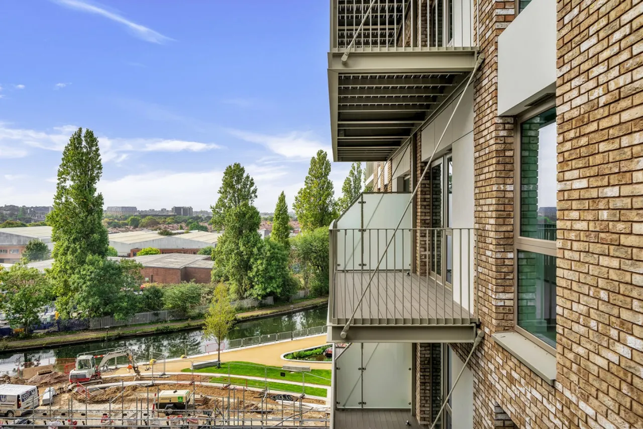 Beresford Avenue, Grand Union, photo 6
