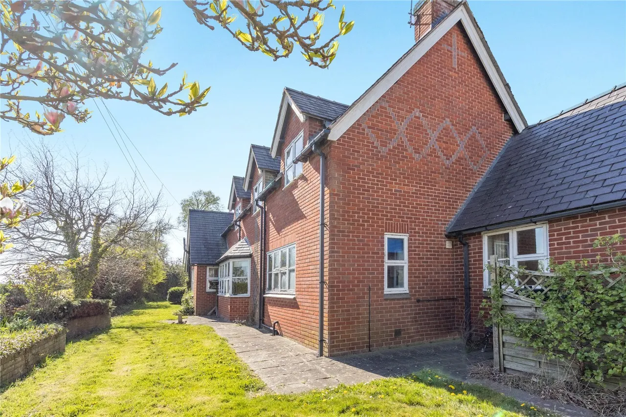 Parkside, Nr Rossett, LL12, photo 5