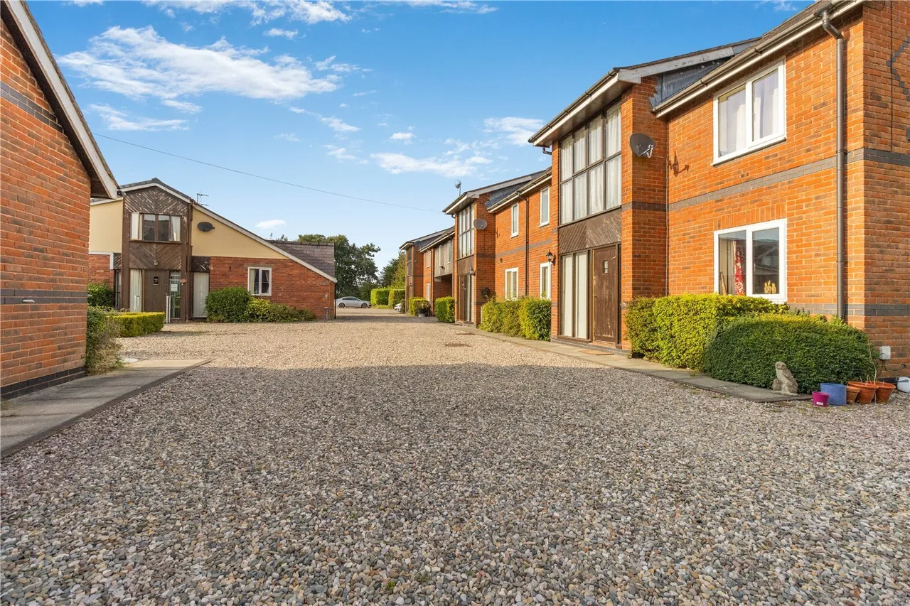 Parkside, Nr Rossett, LL12, photo 18
