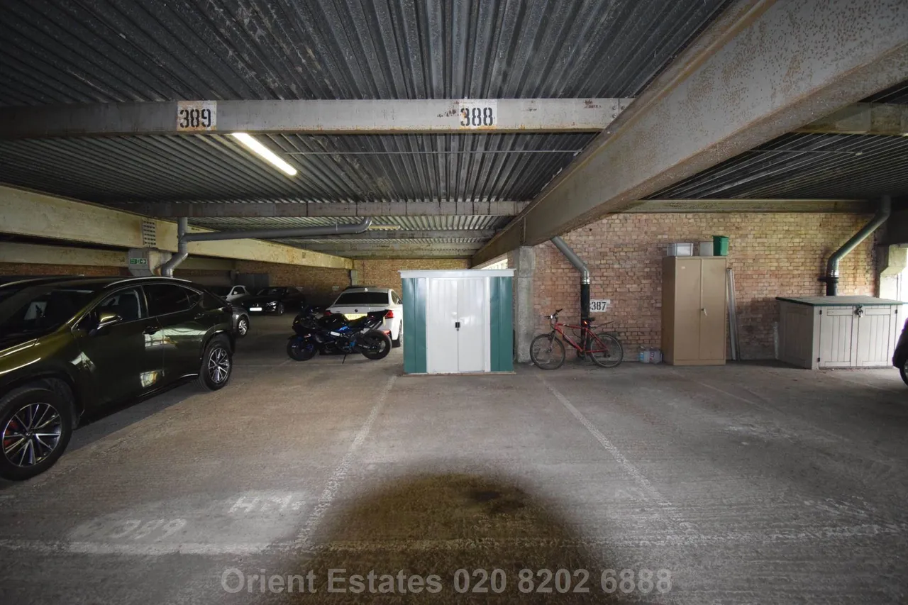 Station Road, Hendon, NW4 3ST, photo 8