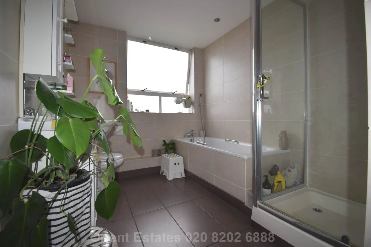 Station Road, Hendon, NW4 3ST, photo 5