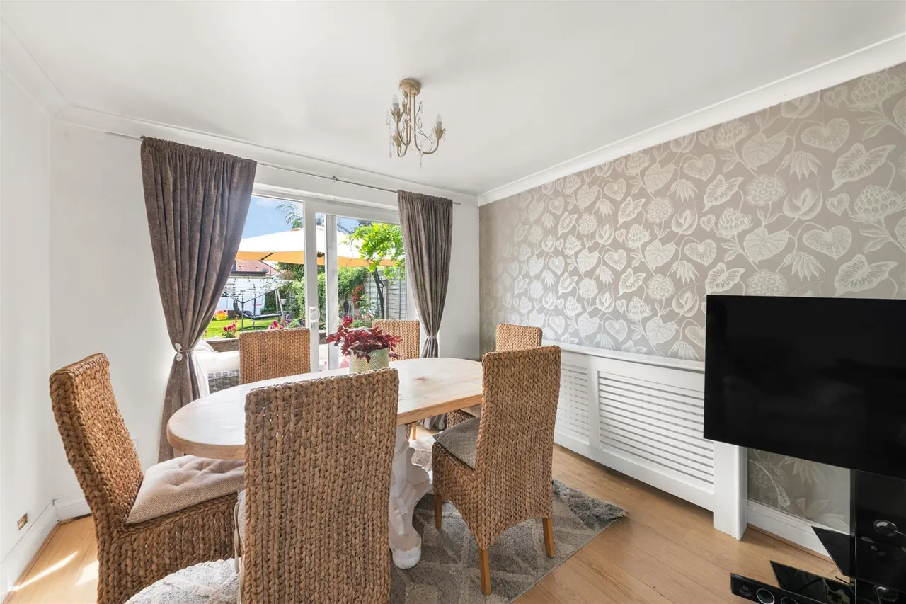 Manor Waye, Uxbridge, photo 5