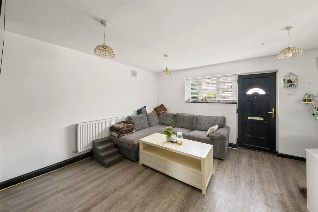 Manor Waye, Uxbridge, photo 15