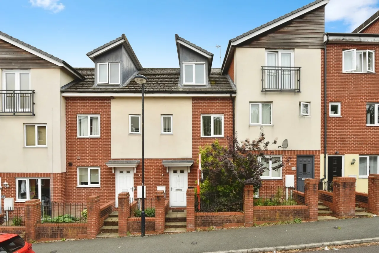 3 bed house for sale — Brentleigh Way, Stoke-on-Trent, Staffordshire, ST1