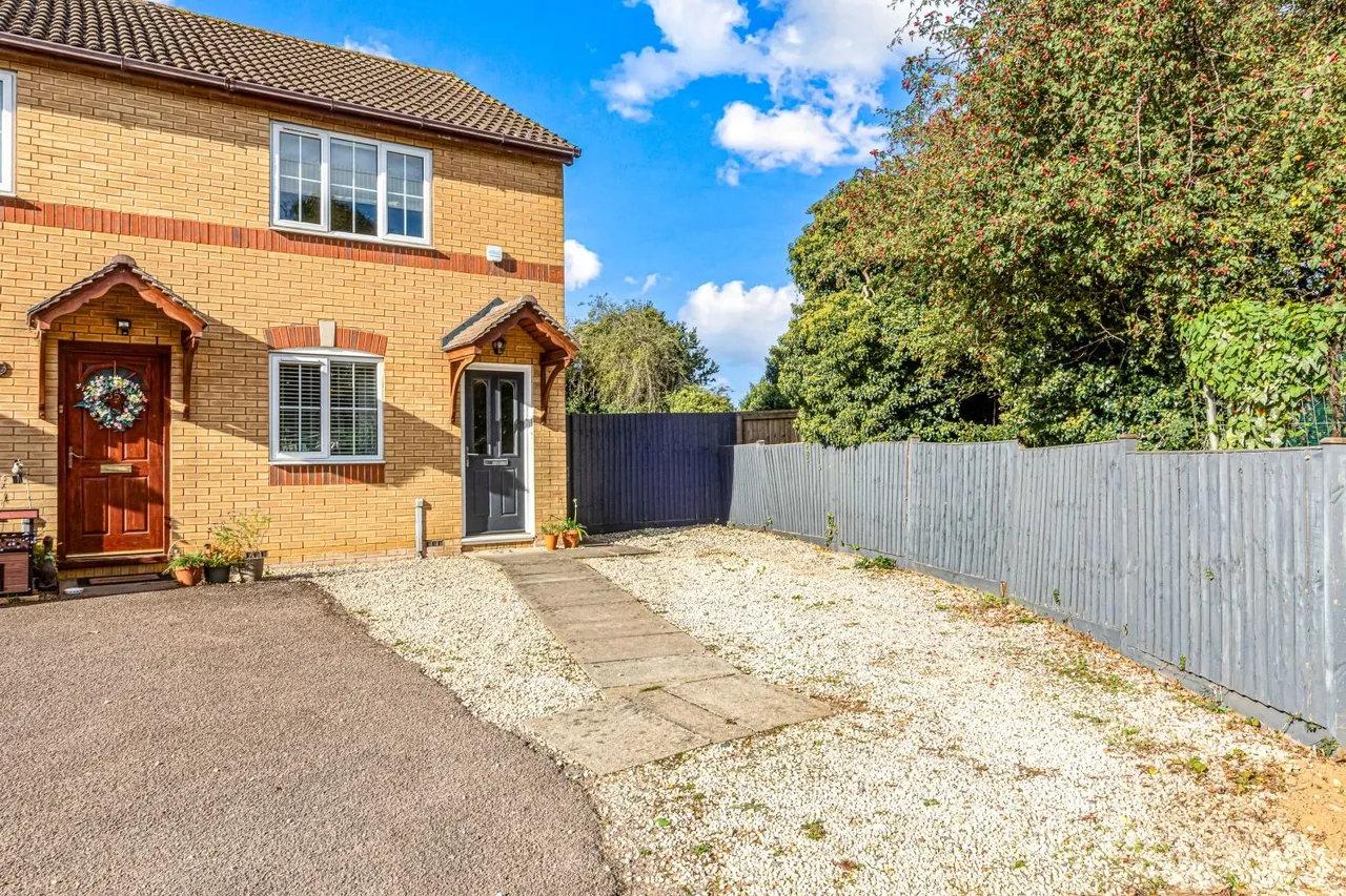 2 bed house for sale, Gibson Way, Lutterworth, LE17