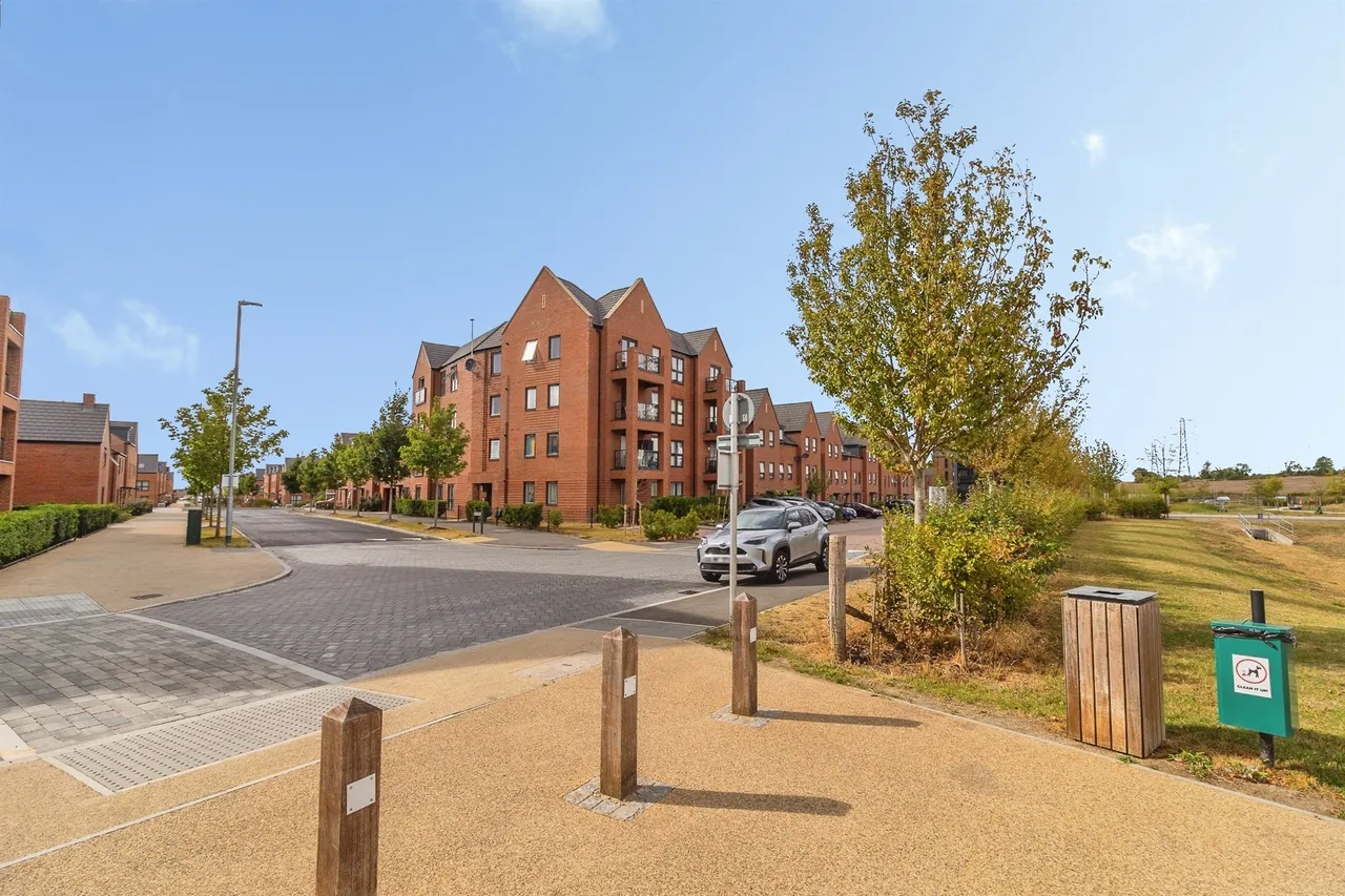 Sallow Field, Houghton Regis, LU5, photo 4