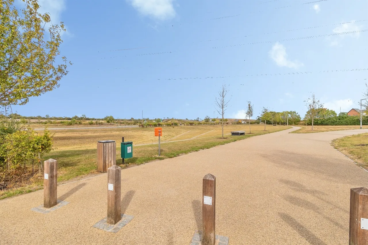 Sallow Field, Houghton Regis, LU5, photo 2