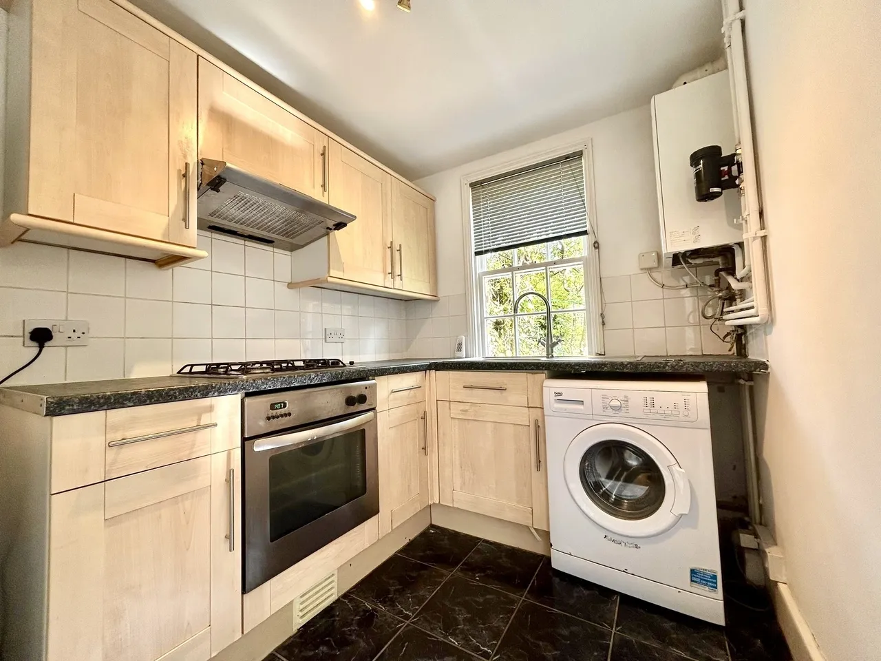 Sandringham Gardens, Barkingside, IG6, photo 3