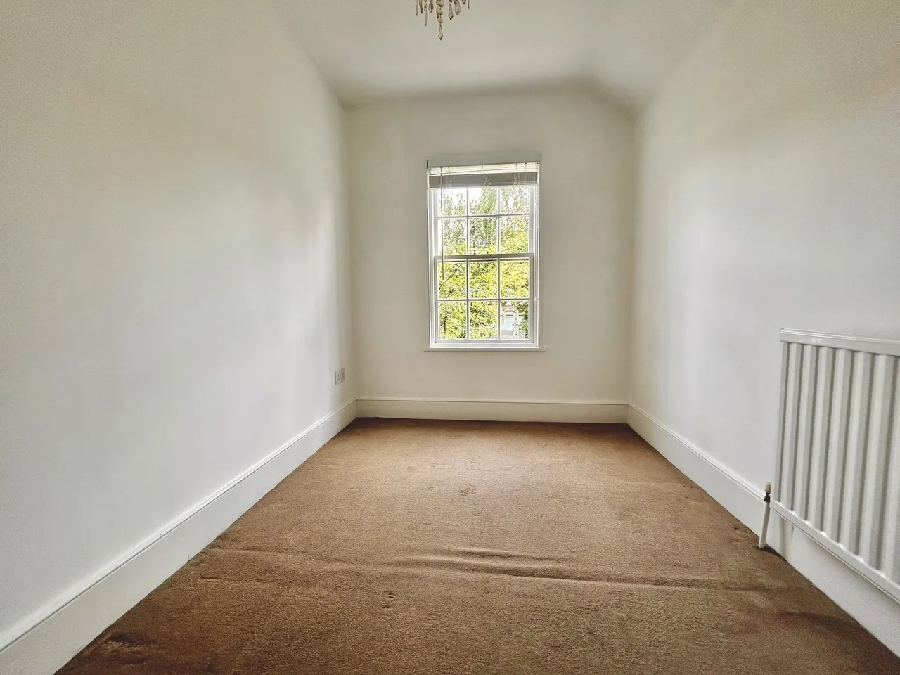 Sandringham Gardens, Barkingside, IG6, photo 11