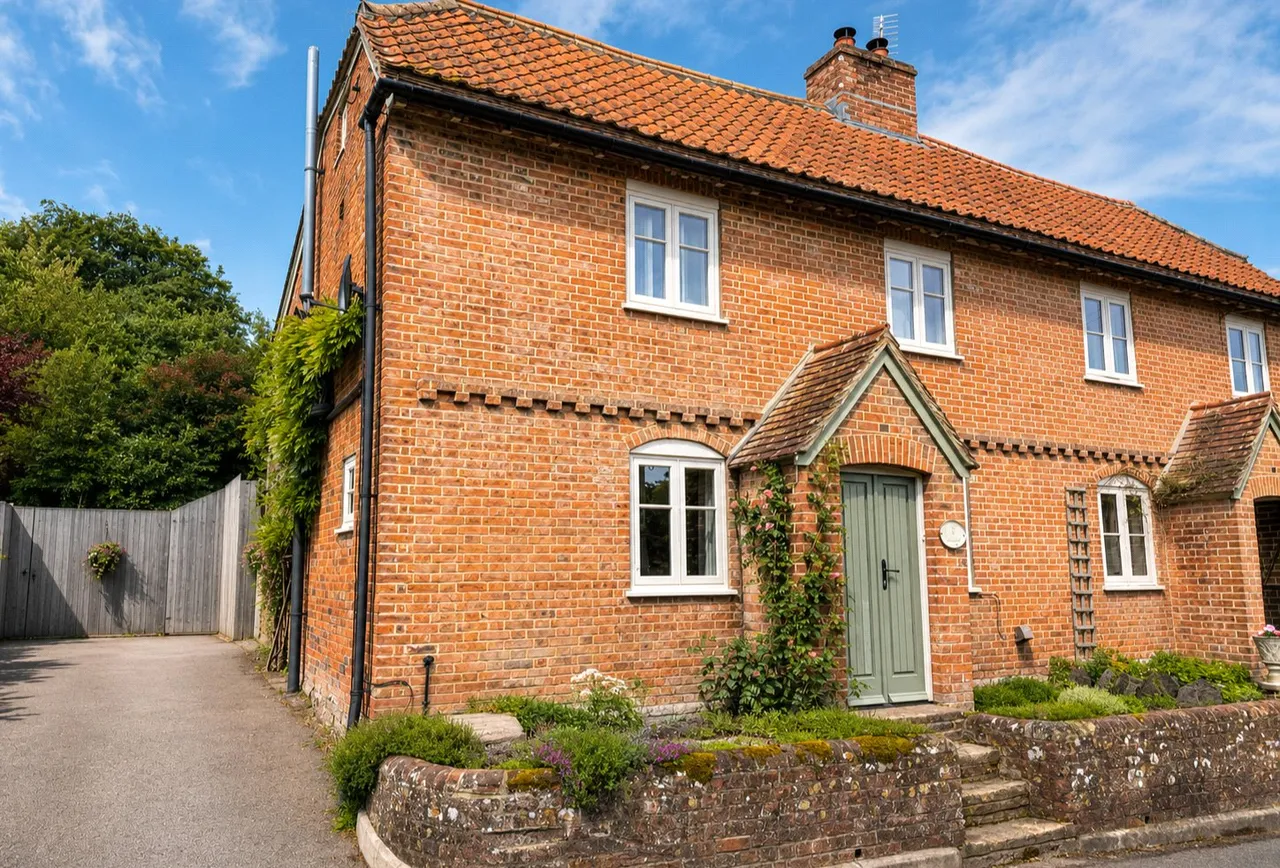 3 bed house for sale, Bratton