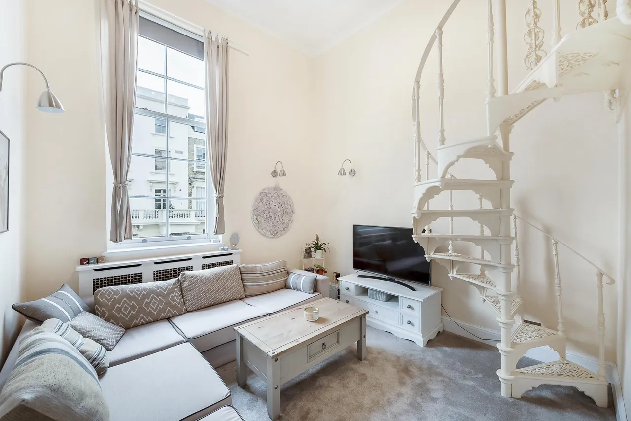 2 bed flat for sale — Gloucester Street, London, SW1V