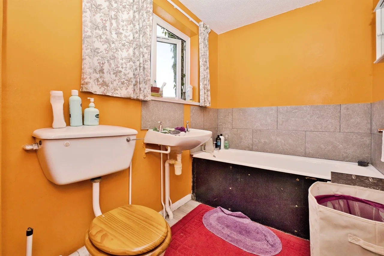 Clifton Close, Yeovil, photo 2