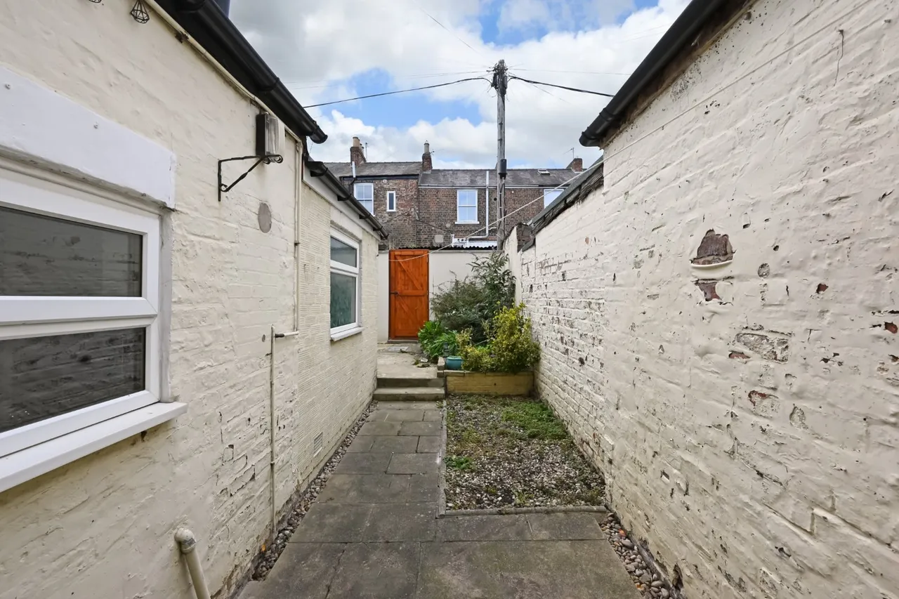 Railway Terrace, Holgate, YO24, photo 12