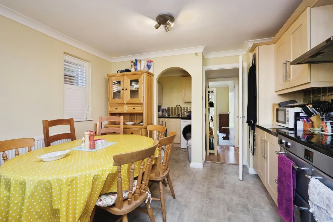 Magnolia Close, Heathfield, TN21, photo 13