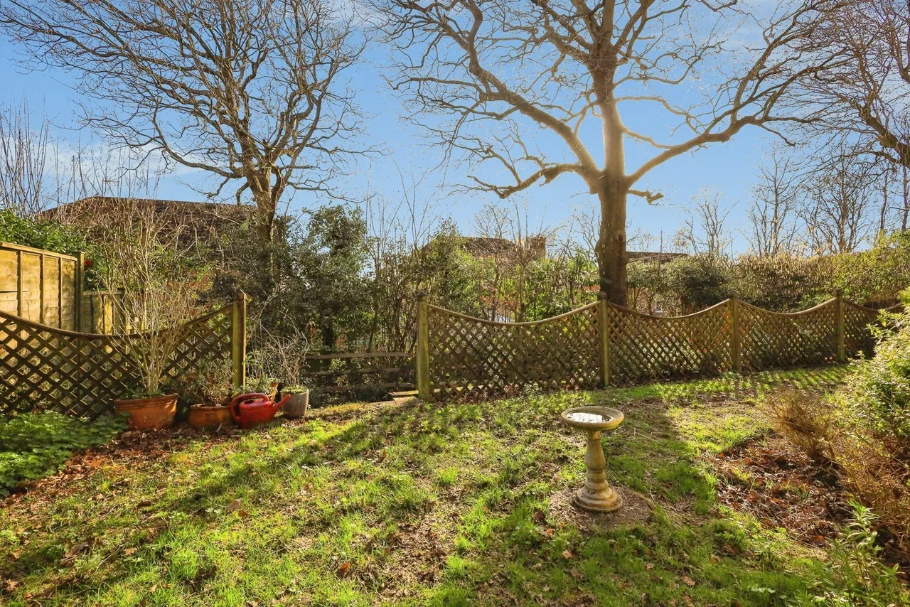 Magnolia Close, Heathfield, TN21, photo 11