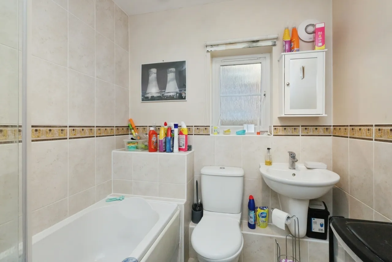 Magnolia Close, Heathfield, TN21, photo 10